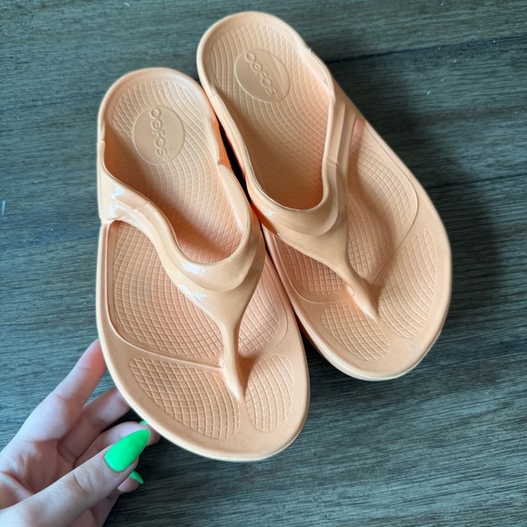 OOFOS Shoes - Orange oofos flip flops